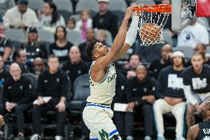 TA记者：雄鹿管理层从未真正与字母哥追求者进行过反报价谈判