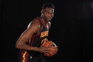 Scotto：老鹰计划裁掉当特 后者因前交叉韧带撕裂赛季报销