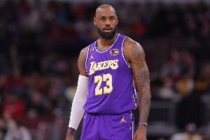 有些梦游？詹姆斯首节3中0一分未得 同时还出现3次离谱失误