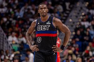 活塞队记：杰伦·杜伦因右膝酸痛提前退赛 本场不会回归