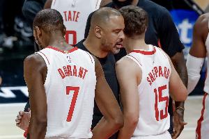 媒体人：没卖掉DFS是败笔 KD一个人抡太难赢 火箭系统性出问题了