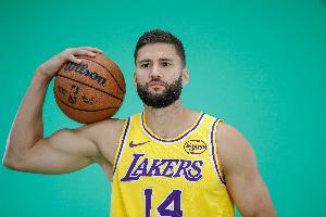 斯玛特：克莱伯展示出终极职业典范 他依然能留在联盟是有原因的