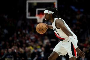 主要得分手！格兰特半场8投5中得队内最高14分 三分4中1&罚球3中3