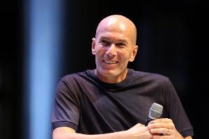 布朗谈曼联选帅：我希望齐达内能来，但没有英超执教经验是个问题