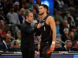 奥特：对杰伦·格林&布克只有一个要求 上场打球就行