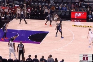 招牌动作！哈登连续胯下运球 撤步三分洞穿篮心