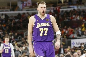 超强发动机集合！现役40+三双榜单：登威绝代双骄 077抡60+20+10