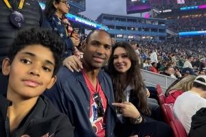 NBA最美妻子谁赞成谁反对？霍福德携绝美爱妻观看超级碗