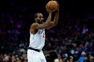 船记：小卡场均28分6板4助+抢断王+近180 这是他在快船最棒的一季