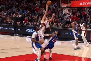 上来就有！杨瀚森假传真上 高举高打上篮打进！