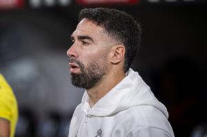 TA：卡瓦哈尔对连续未能出场感到非常沮丧，皇马犹豫是否和他续约