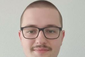 493天没理发！蓄发哥预热凌晨曼联冲击五连胜，该剪个什么发型？