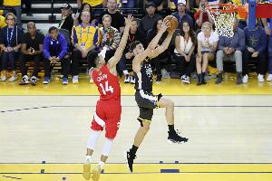 铁林：克莱韧带撕裂跟我没关系 我的防守很干净 他的腿本来就伤了